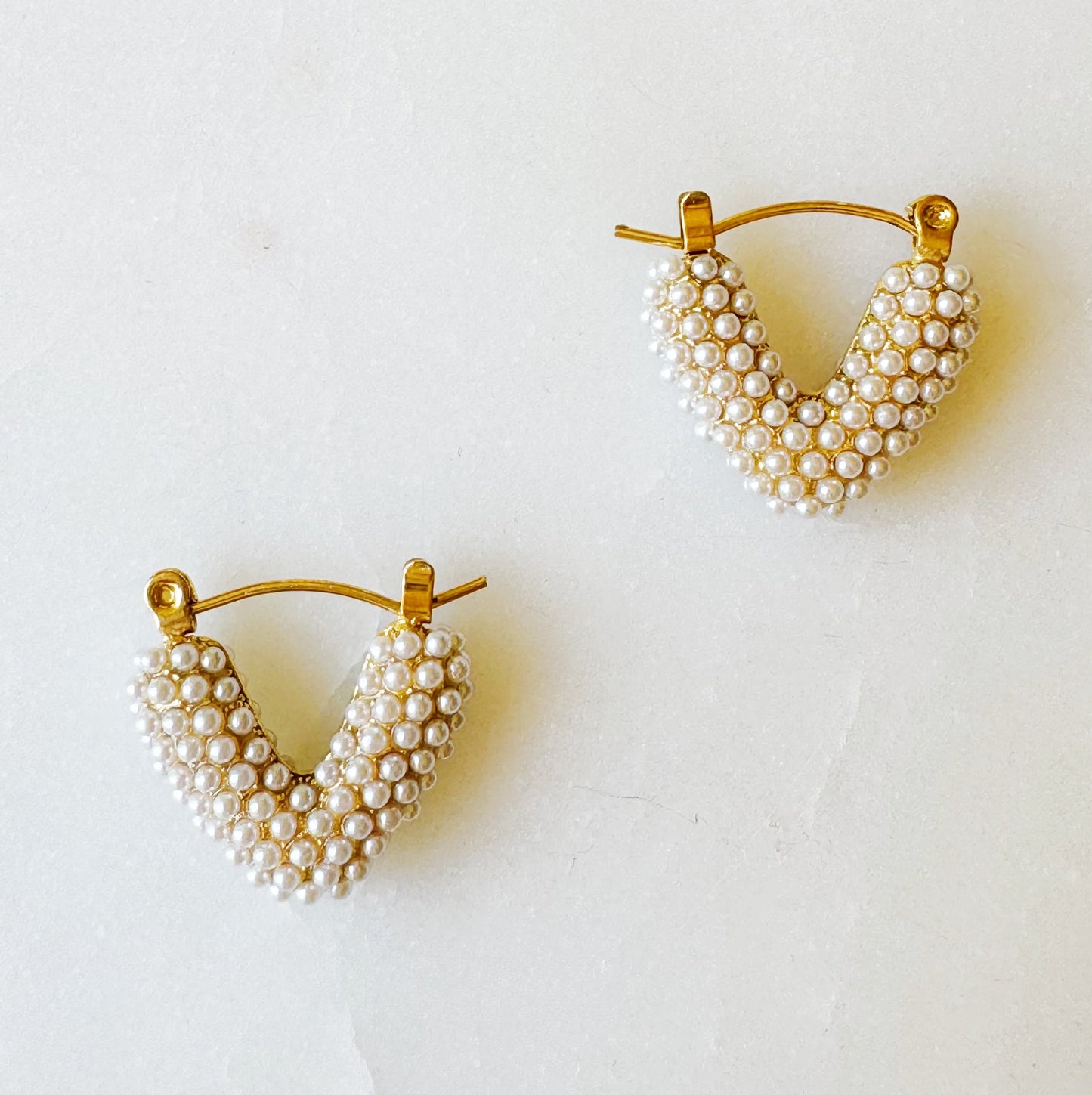 V Shape Classy Hoop Earrings-1