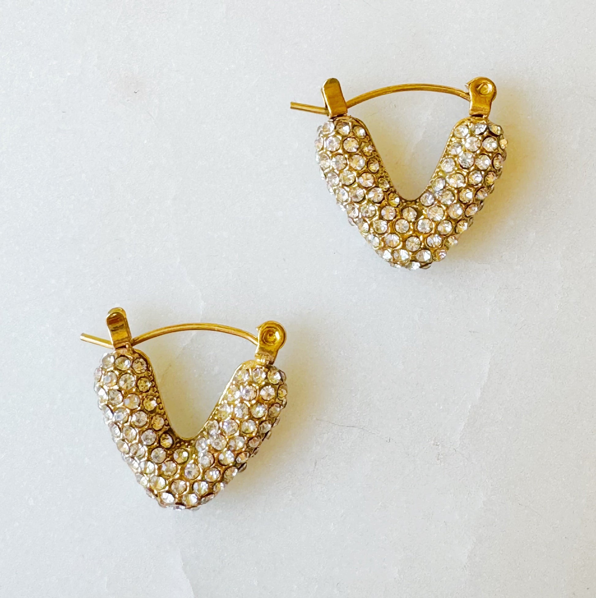 V Shape Classy Hoop Earrings-2